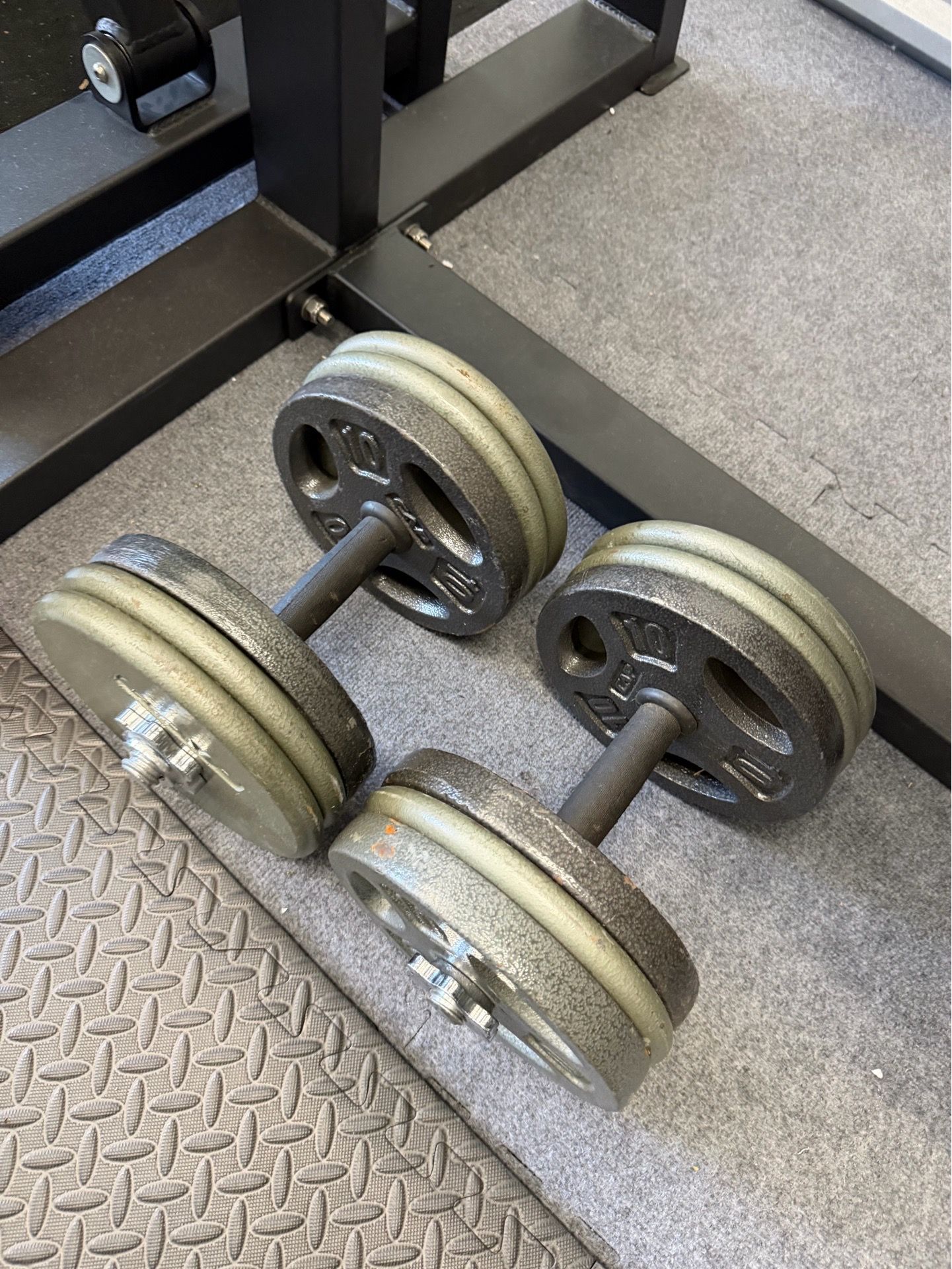Pair of 65lb adjustable dumbbells