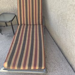 Pool chair vinyl strap with cushion