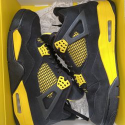 Jordan 4 Thunder 
