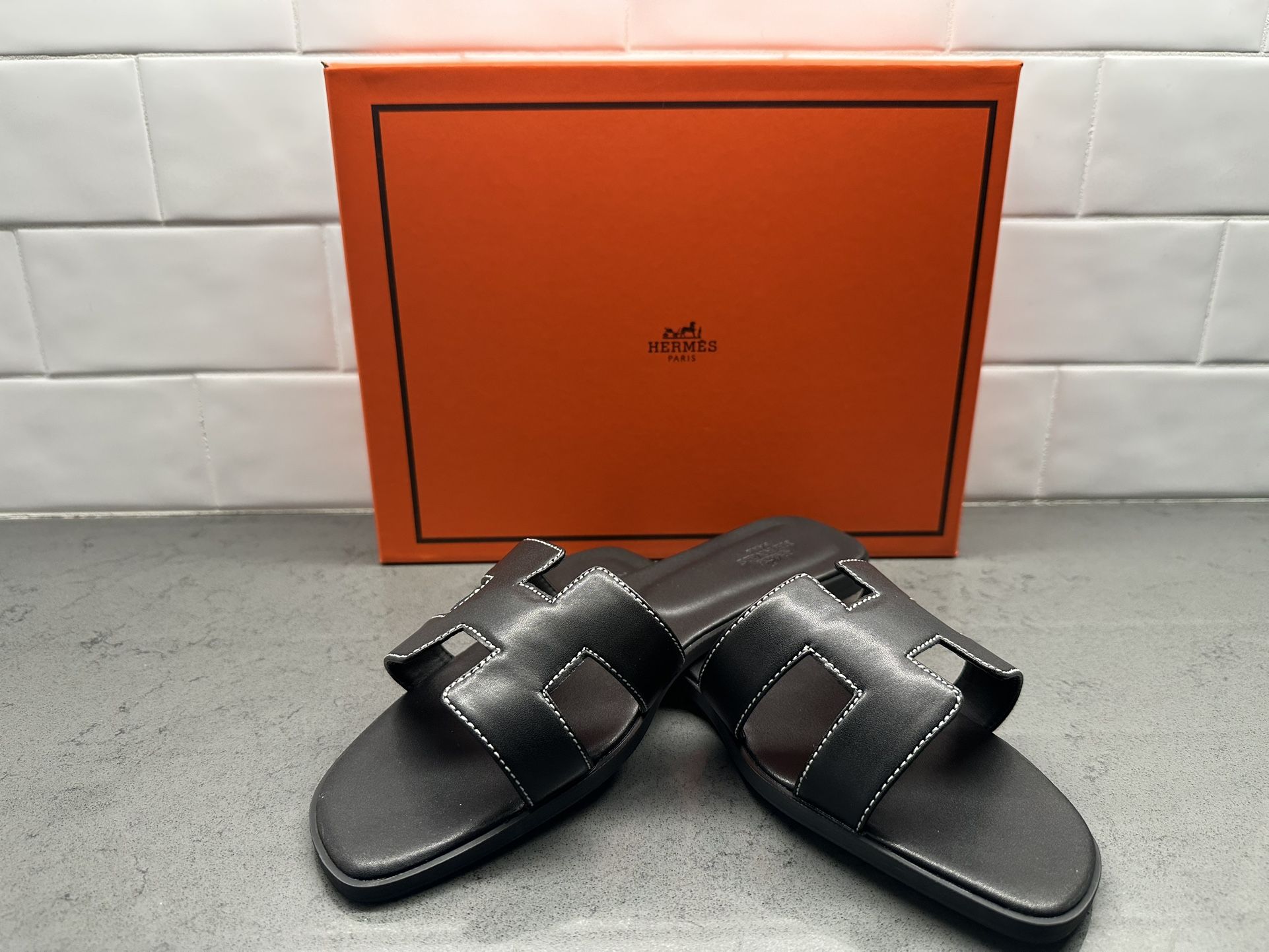 Women’s Black Slide Sandals – Size 9 – Brand New
