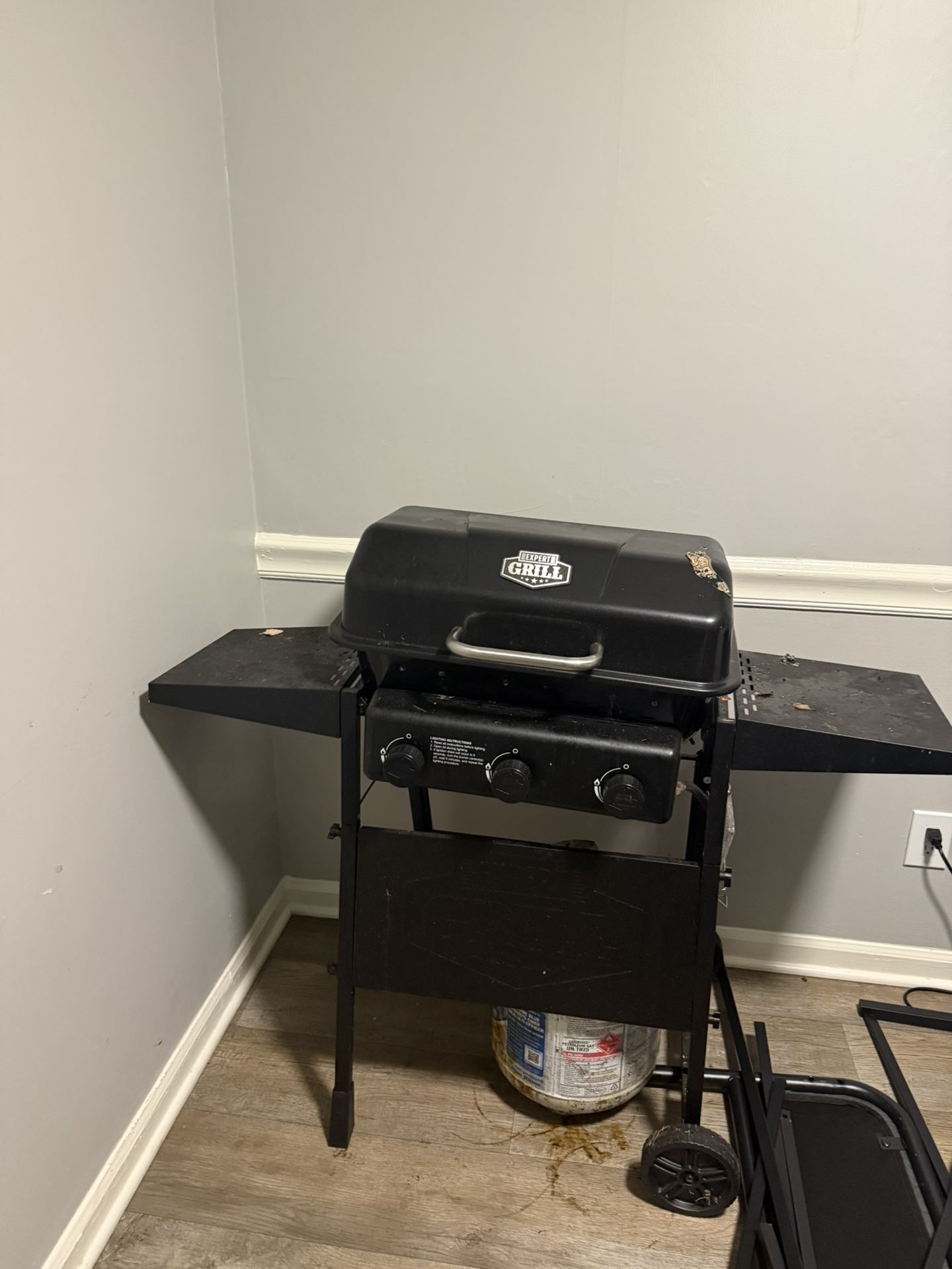 Grill 80 Works perfect just moving Propane Included