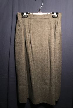 Burberrys wool skirt size small