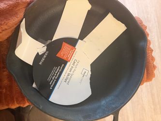 Cast iron pan