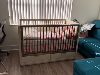 Baby crib for sale