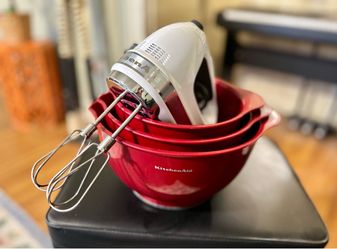 KitchenAid Hand Mixer and Nesting Bowl Set