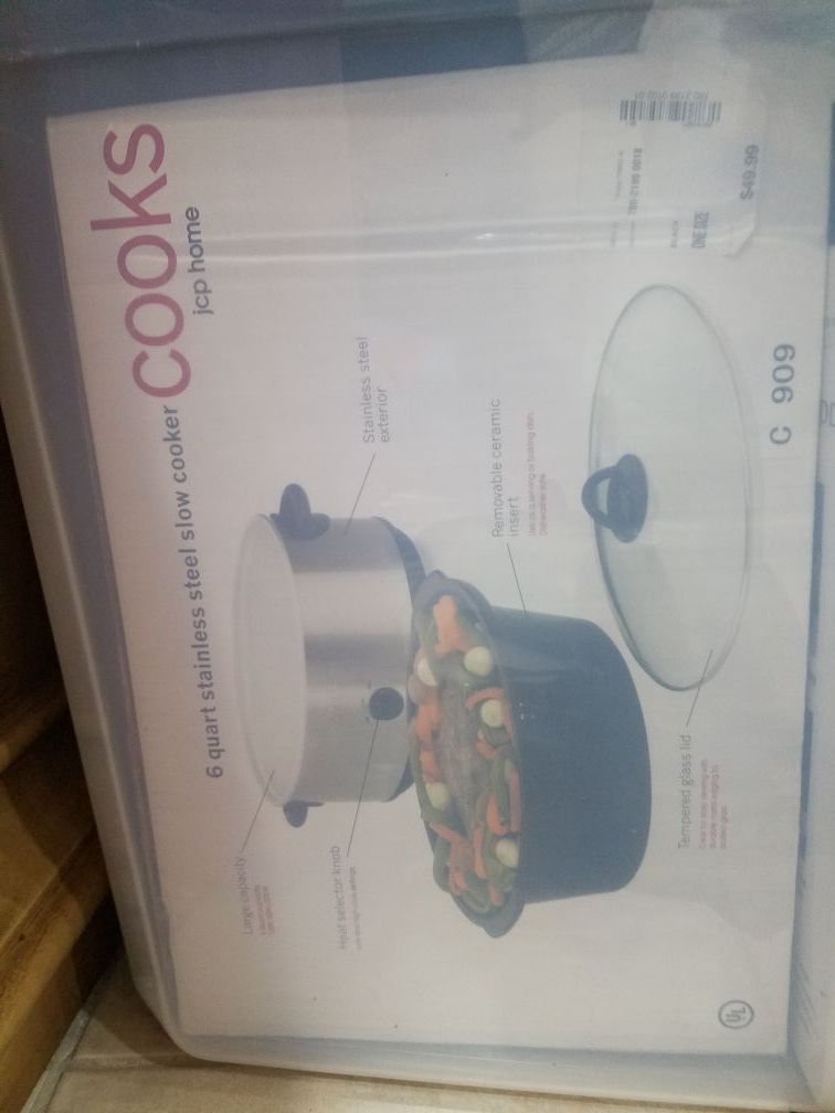 Slow cooker
