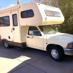 1991 Toyota Camper 3.0 engine Dolphin 900 21.5ft