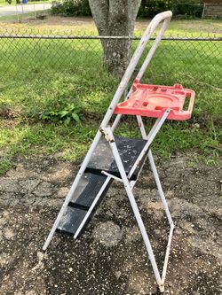 Folding Step Ladder