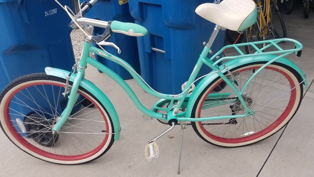 Nice Girls Cruiser Bike Very Good Condition