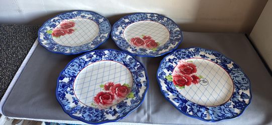 Pioneer woman 4 piece heritage floral dinner plates