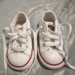 Brand New Converse Chuck Taylor (Chucks) Toddler Sneakers - Size 4 - White - Unisex