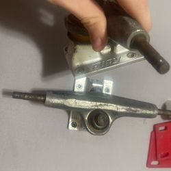 Fury Skateboard Trucks