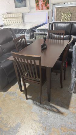 Brown dining set with 4 chairs / juego de comedor café con 4 sillas