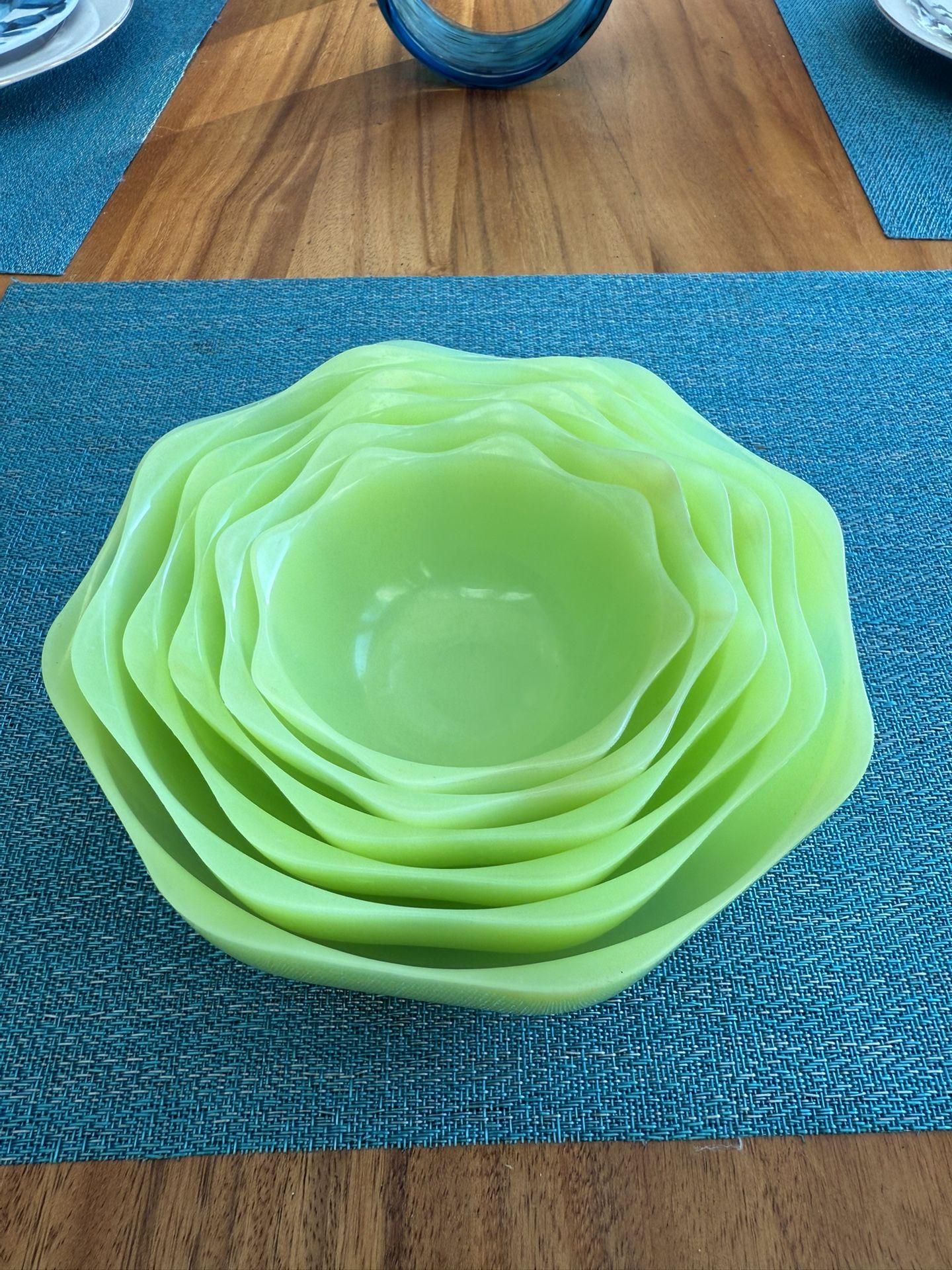 6 Piece Modern Heavy Duty Silicone Measuring Bowls/Cups