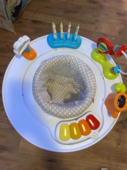 Skip hop activity