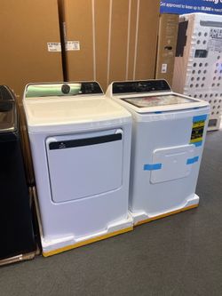 Frigidaire white washer and dryer