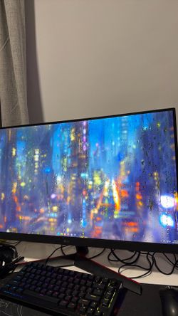 32 Inch LG UltraGear QHD 1440P165Hz HDR10 Monitor with Freesync Premium