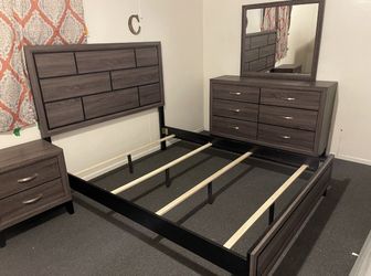 Wooden queen bedroom set