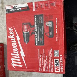 Milwaukee M18 18V Lithium-Ion Brushless Cordless 1/2 in. Compact Drill/Driver Kit with Two 2.0 Ah Batteries, Charger and Case