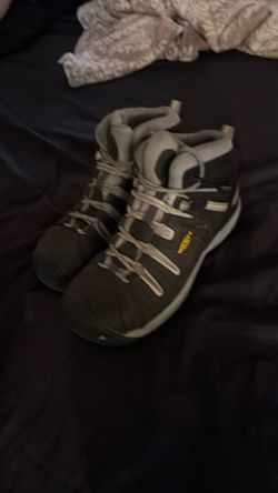 Size 9m keen boots