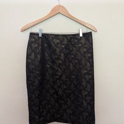 St. John Size 4 Black Knee-Length Pencil Skirt