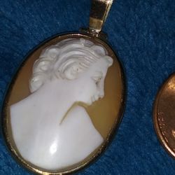Vintage Cameo.18k 