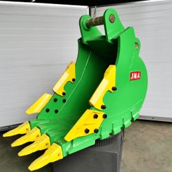 Excavator Hitachi ZX 200 Heavy Duty Rock Bucket 30 Inches Width.