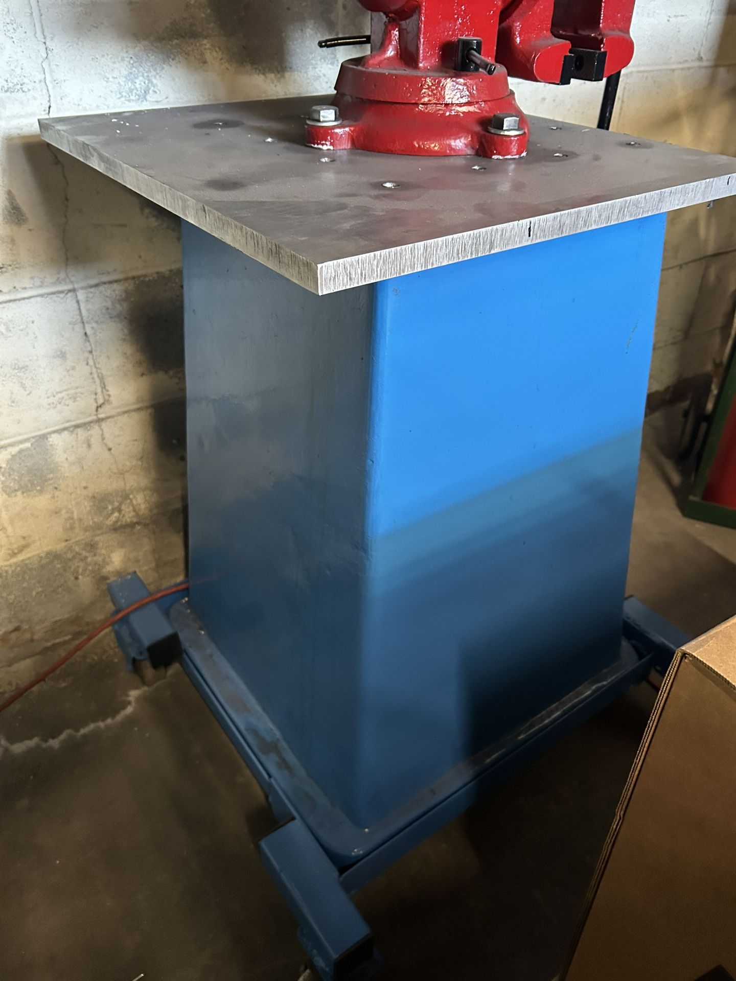 Base Pedestal Vise Table 