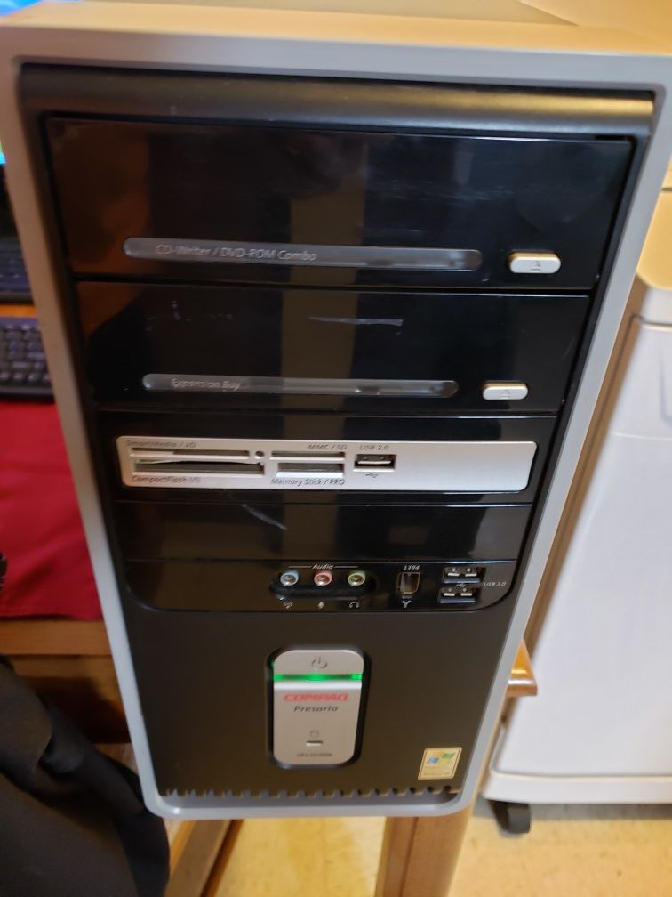 Compaq Presario SR1303WM,AMD Sempron@2.00GHz,1G RAM,120G HD, Windows XP Pro