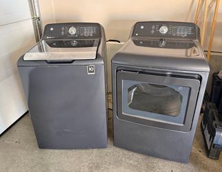 GE Washer & Dryer Set - Excellent Working Condition