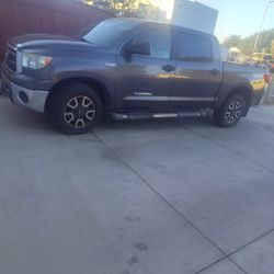 Toyota Tundra 2012