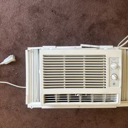 ac unit $55 (obo) (general electrics brand with removable / expandable sides)