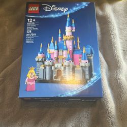 Mini Disney Sleeping Beauty Castle