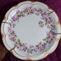 Antique plates 