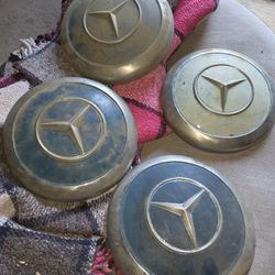 Mercedes-Benz Hubcap
