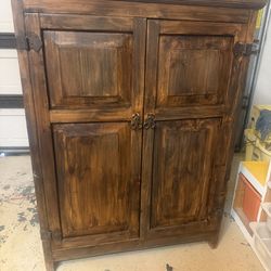 Color, brown, and good condition