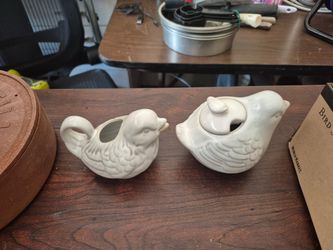 Cream and sugar set