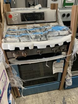 LG 30” gas stove in stainless steel new open box