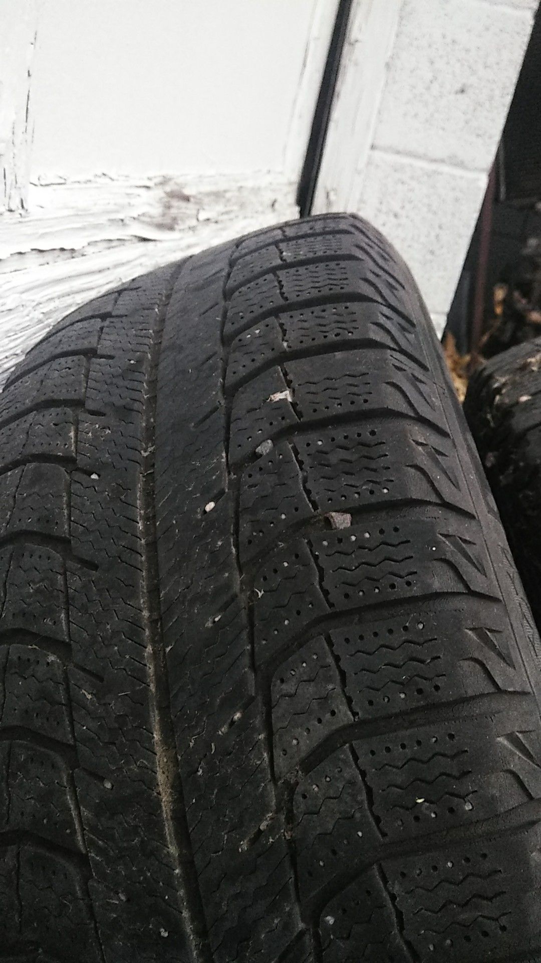 I have dish Michelin 215| 65|r16 tires and rims dust coming from my Subaru Forester