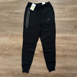 Nike Tech Fleece Black Sweatpants S