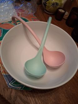 BOWL AND 2 SOUP SPOONS  $7 PICK UP IN SUN VALLEY