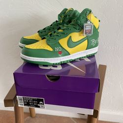 Nike Dunk SB Supreme Brazil Size 10.5 DS