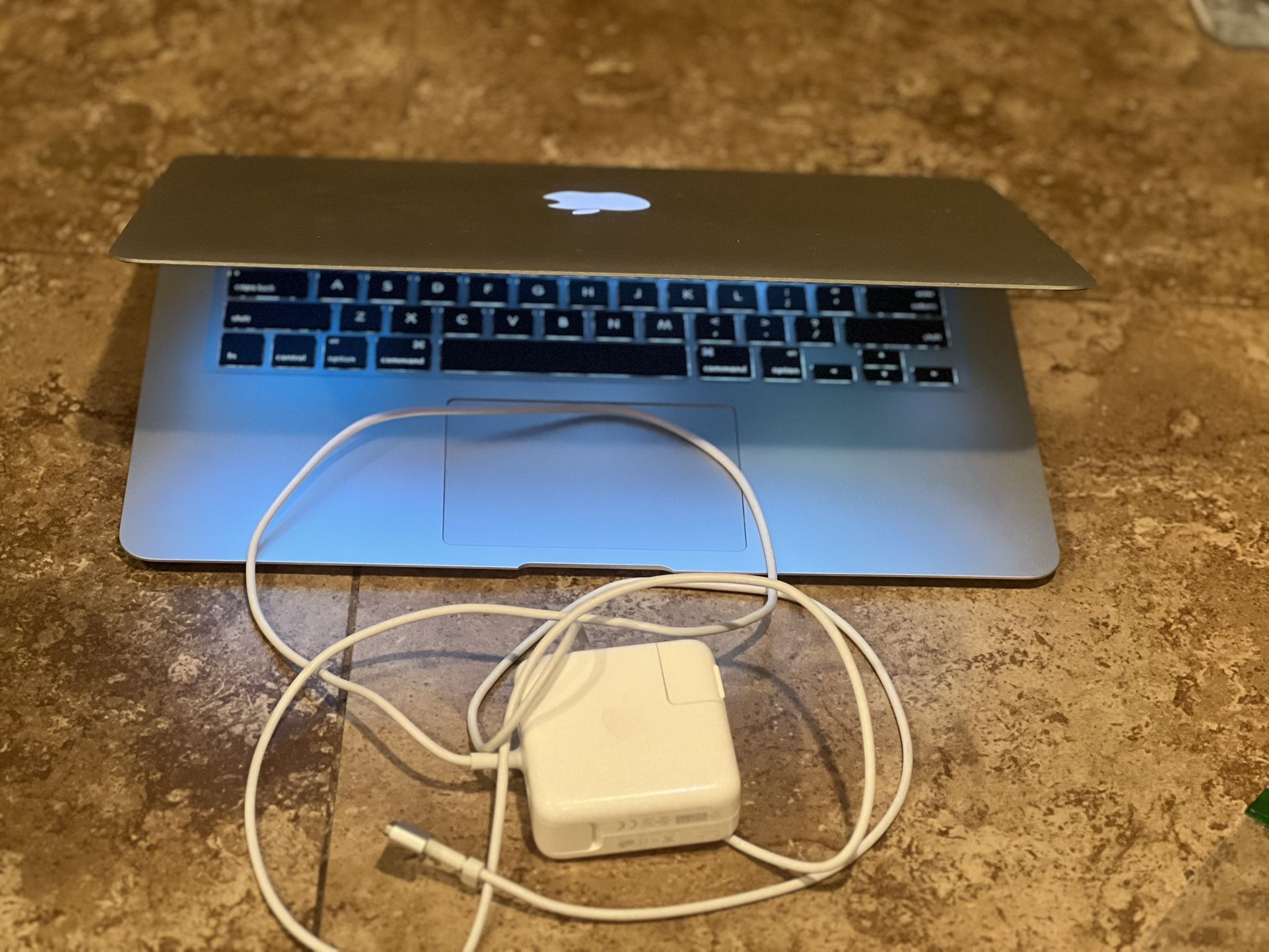 Mac Book Air. 13 Inch
