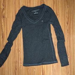 Aéropostale Grey Long Sleeve V-Neck