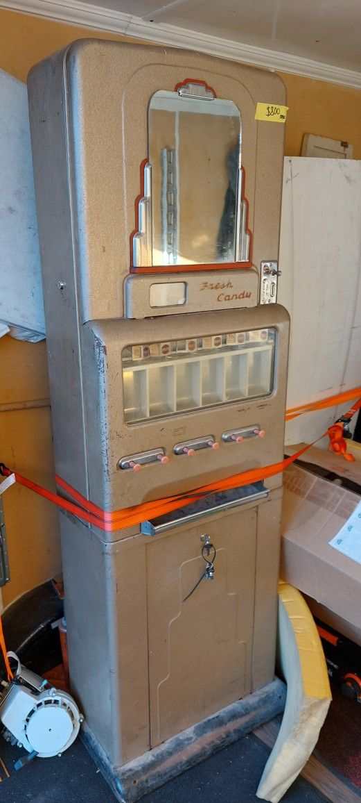 Candy Machine  1956 Stoner  