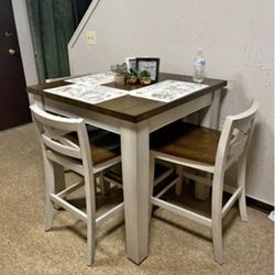 MOVING SALE 🚨 DINNING TABLE WOOD