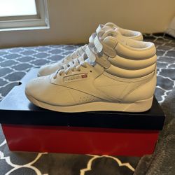 Reebok Women’s High top Sneaker