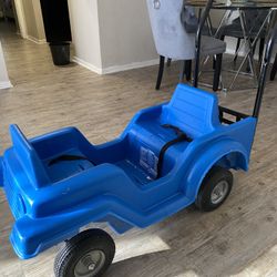 vendo  carrito $50  set 4 sillas nuevas $350   set 4 manteles  $30   14 piesas   agarraderas  $20