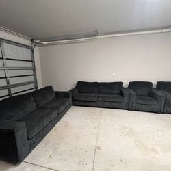 4 Piece Couch Set (2 Pull Outs)