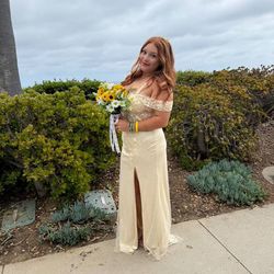 Yellow prom dress size M-L